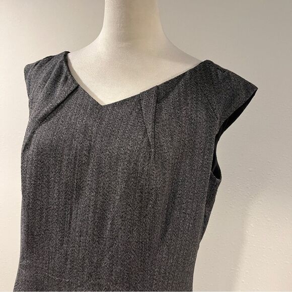Mossimo Elegant v-neck sleeveless charcoal mini Dress size 14 - Picture 2 of 12
